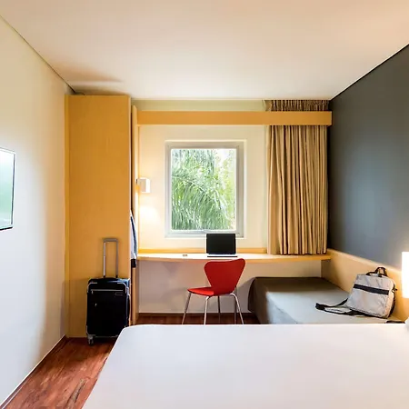 Ibis Monterrey Valle San Pedro Garza Garcia Exterior photo
